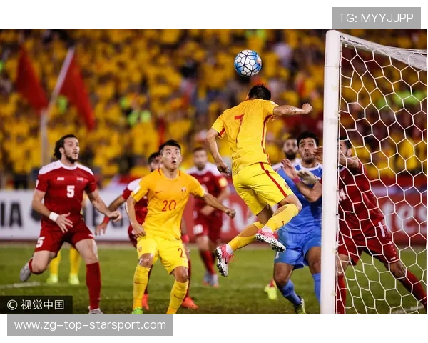 劳塔罗禁区混战中抢到关键点