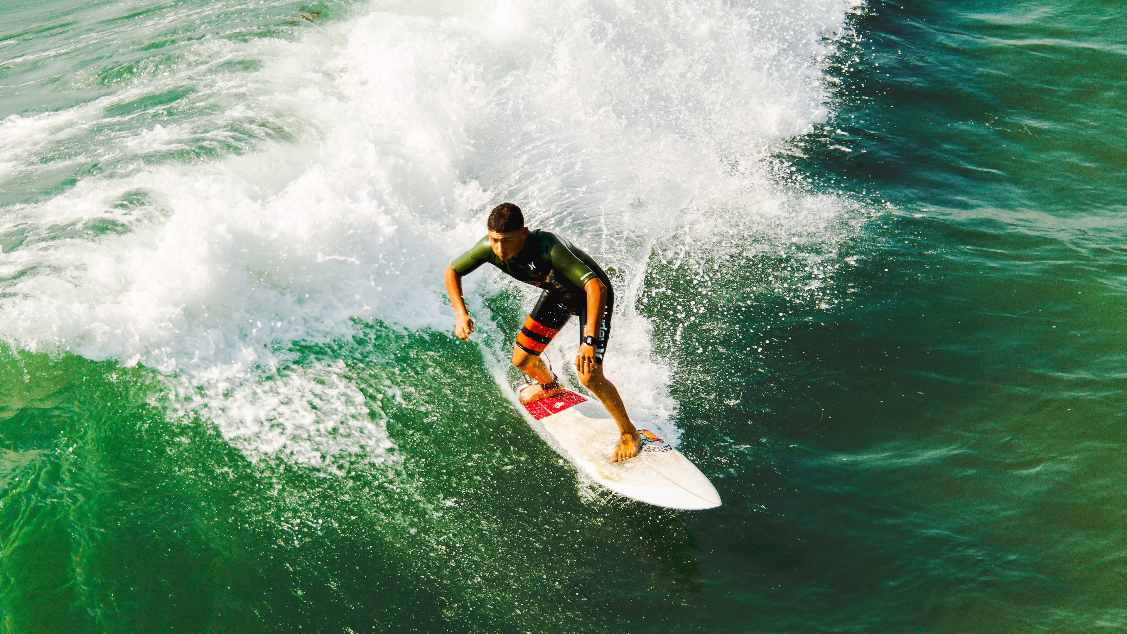 仰泳单项 中国新星首次击败澳洲老将，仰泳 冠军